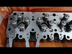 특히 CAT 시리즈를 위해 설계된 밝은 은 디젤 엔진 부품